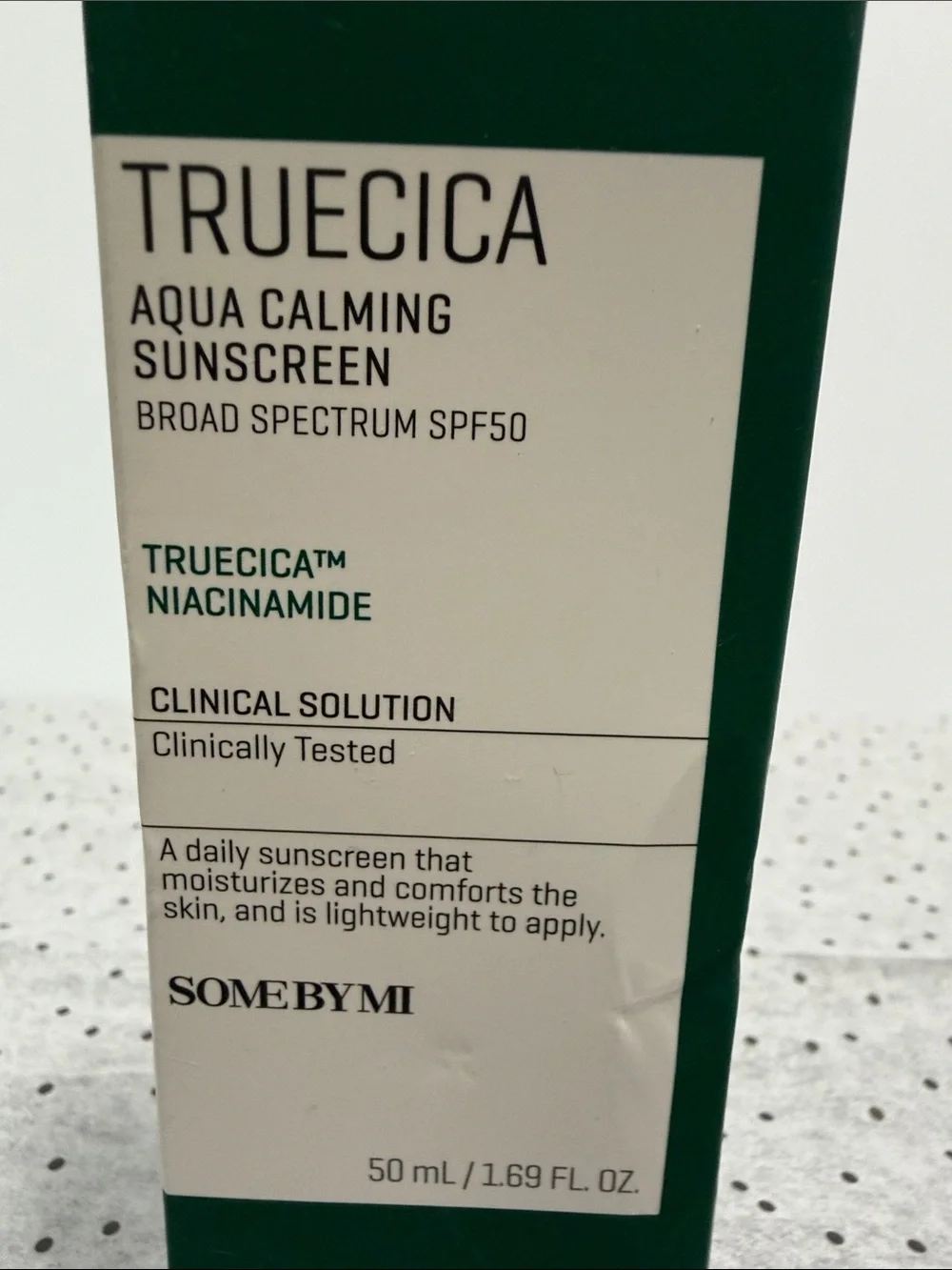 Truecica Aqua Calming Sunscreen SPF50 —